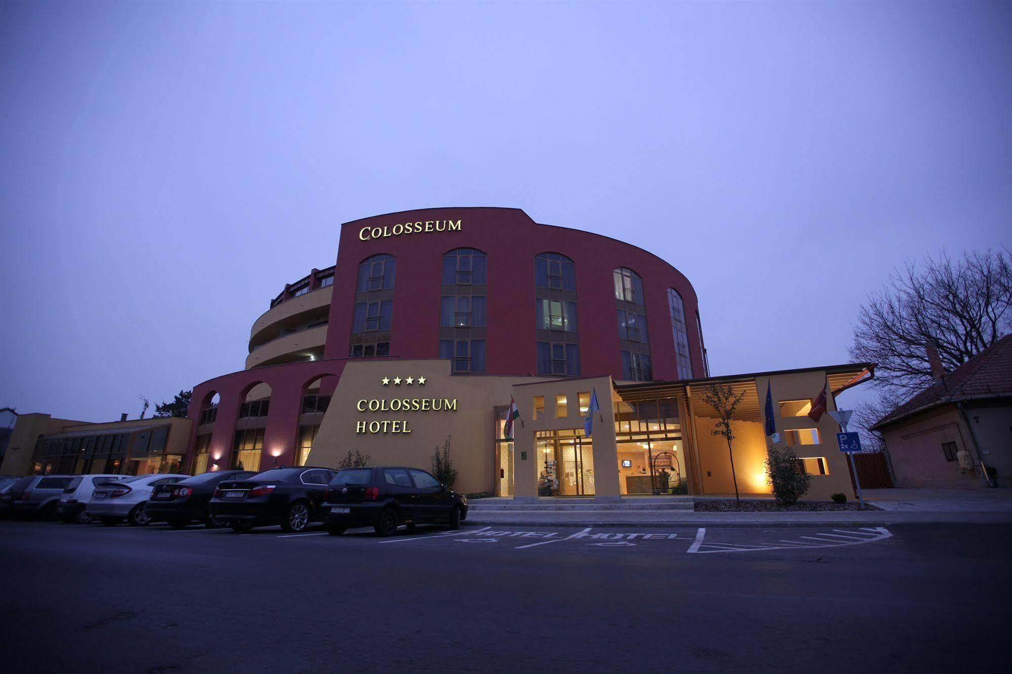 Colosseum Hotel Mórahalom Buitenkant foto
